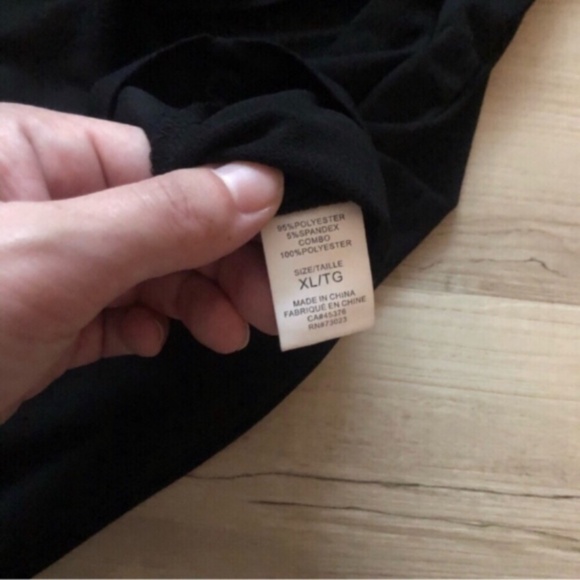 Suzy Shier Black Blouse with Bow Detail - Picture 5 of 9